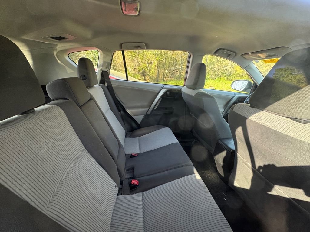 Used 2013 Toyota RAV4 LE image 4