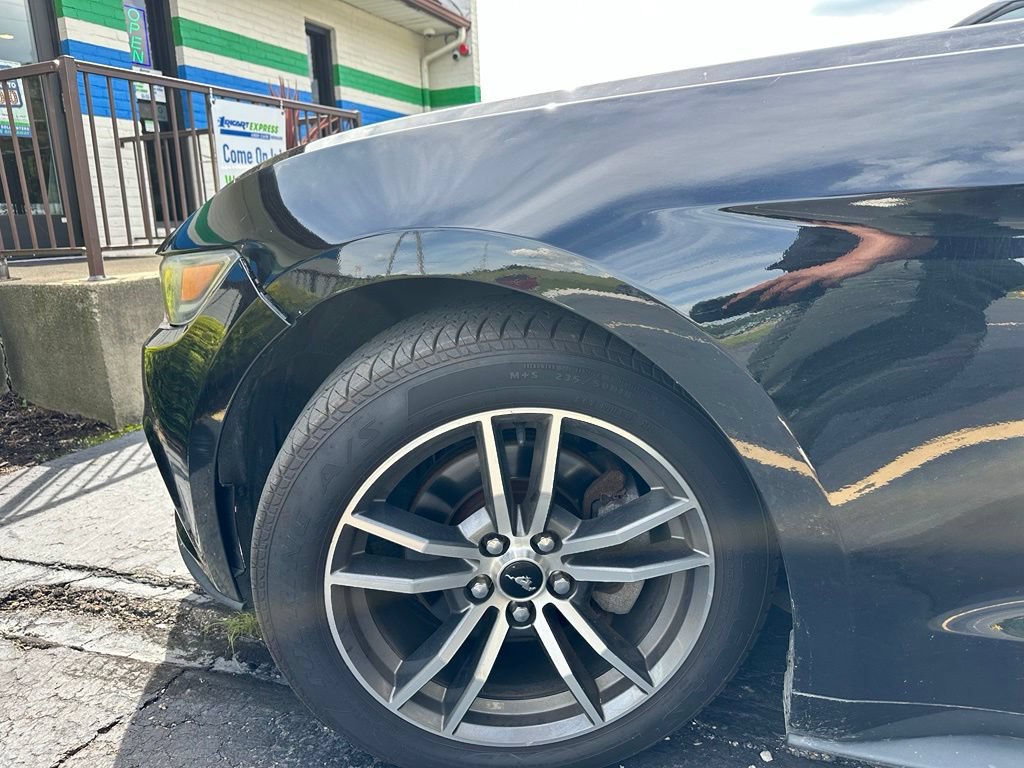 Used 2017 Ford Mustang Premium RWD image 9