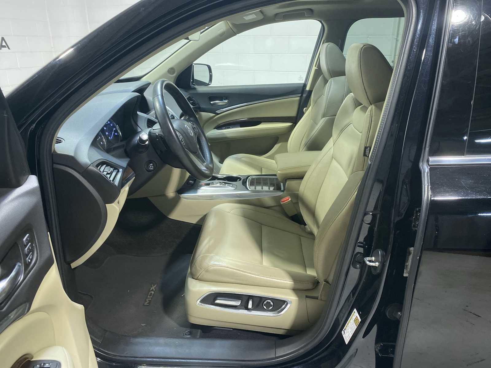 Used 2019 Acura MDX SH-AWD image 2