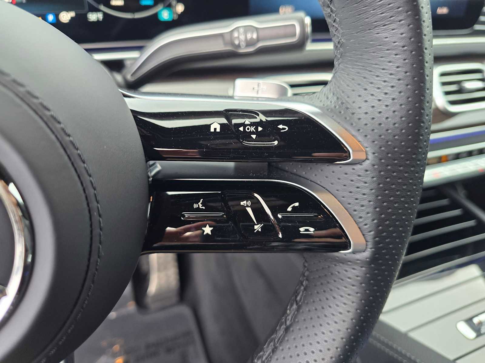 Used 2026 Mercedes-Benz GLS 450 4MATIC image 26