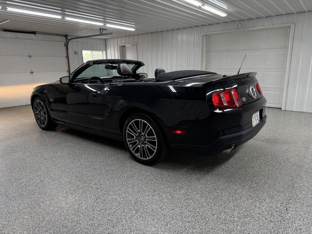Used 2010 Ford Mustang GT RWD image 12