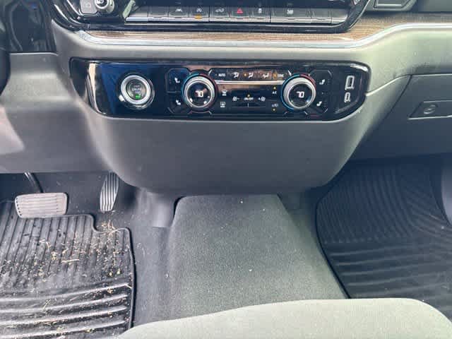 Used 2024 Chevrolet Silverado 1500 LT RWD image 16