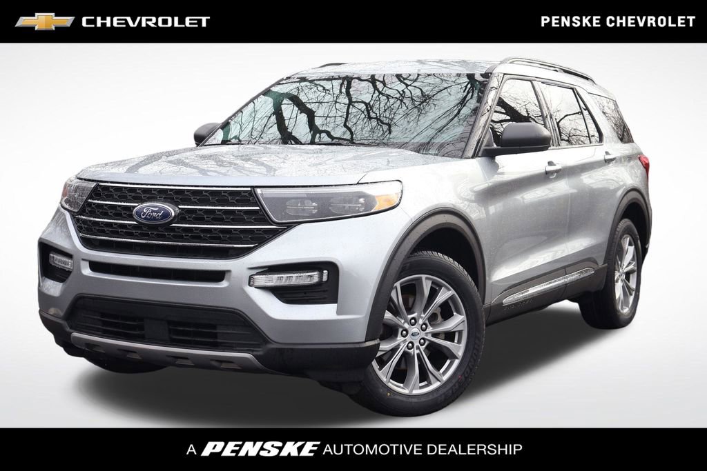 Used 2022 Ford Explorer XLT w/ Equipment Group 202A image 1