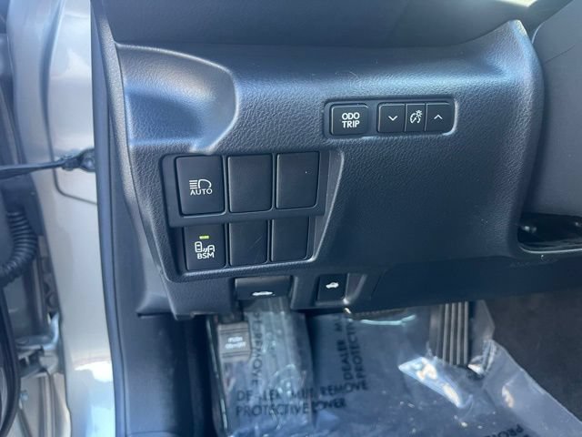 Used 2018 Lexus IS 300 w/ Accessory Package 2 RWD image 19