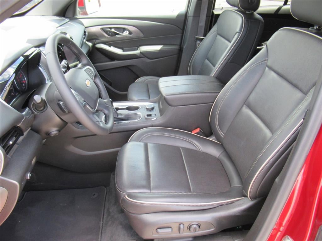Used 2022 Chevrolet Traverse Premier AWD/4WD image 16