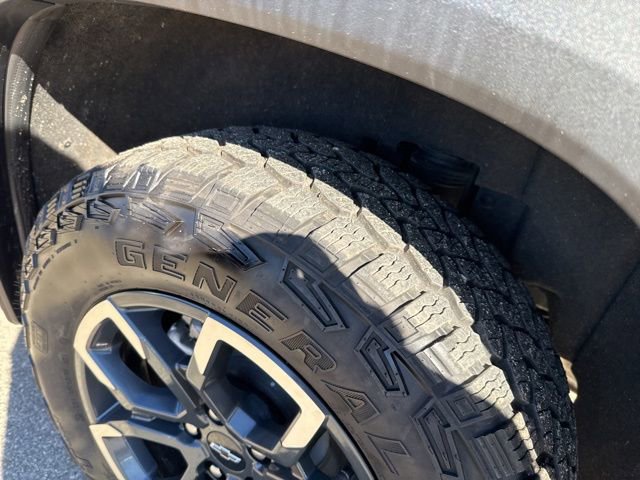 Used 2025 Chevrolet Equinox ACTIV w/ Safety and Technology Package image 9