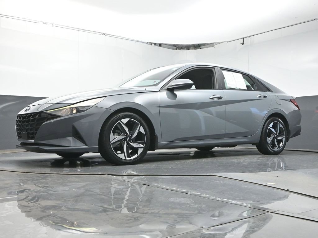 Used 2023 Hyundai Elantra SEL w/ Convenience Package image 32