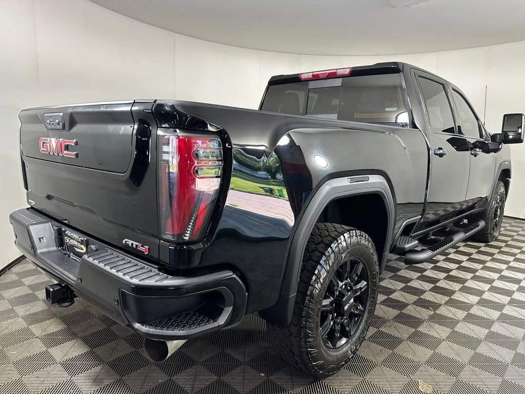 Used 2025 GMC Sierra 3500 AT4 w/ AT4 Premium Plus Package AWD/4WD image 5