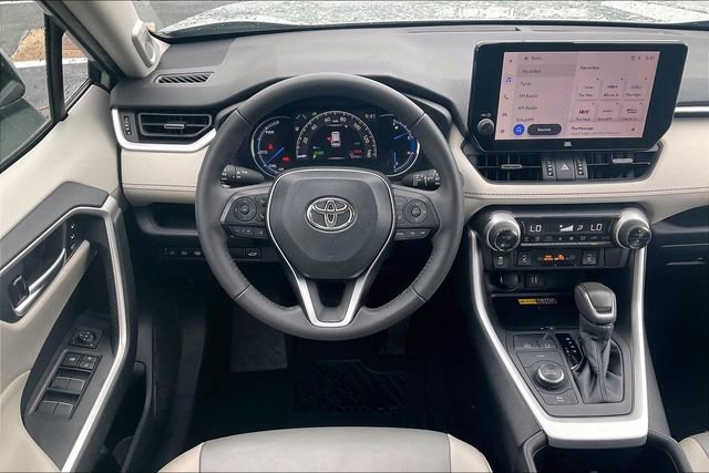Used 2023 Toyota RAV4 XLE Premium AWD/4WD image 5