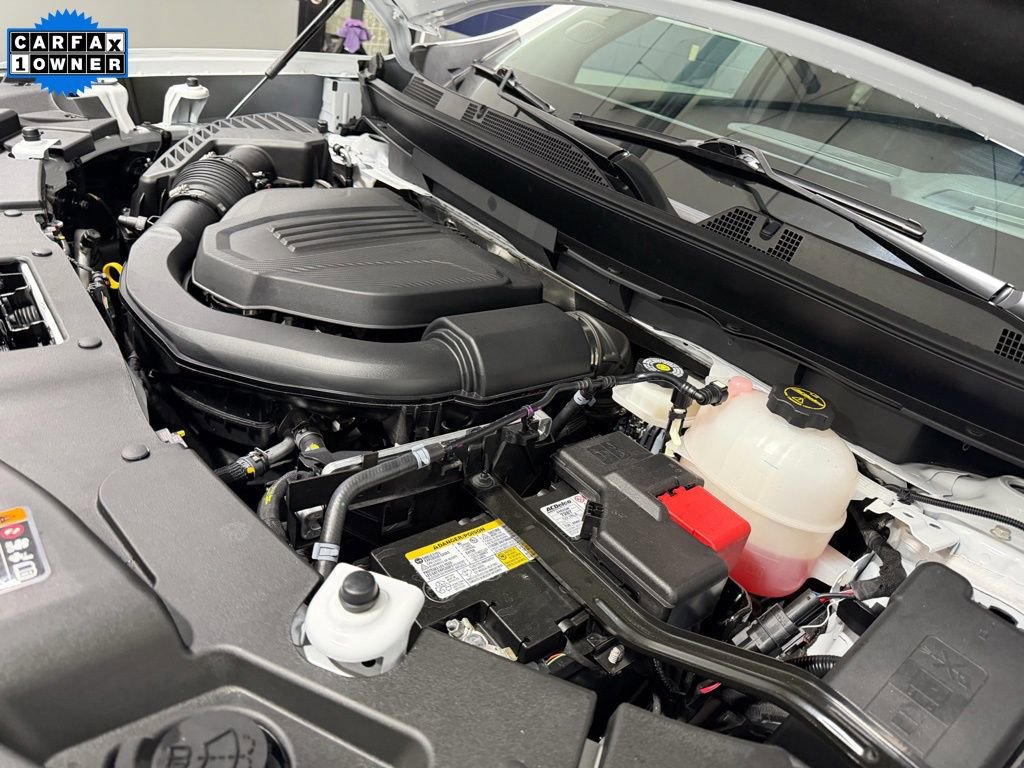 Used 2025 GMC Acadia Elevation image 8