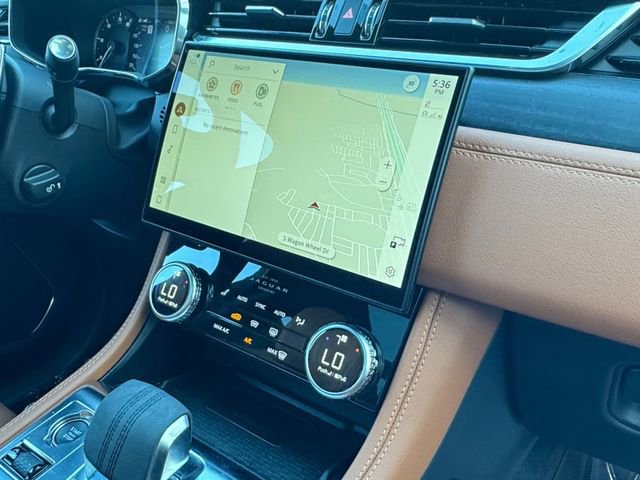 Used 2023 Jaguar F-PACE R-Dynamic S image 32
