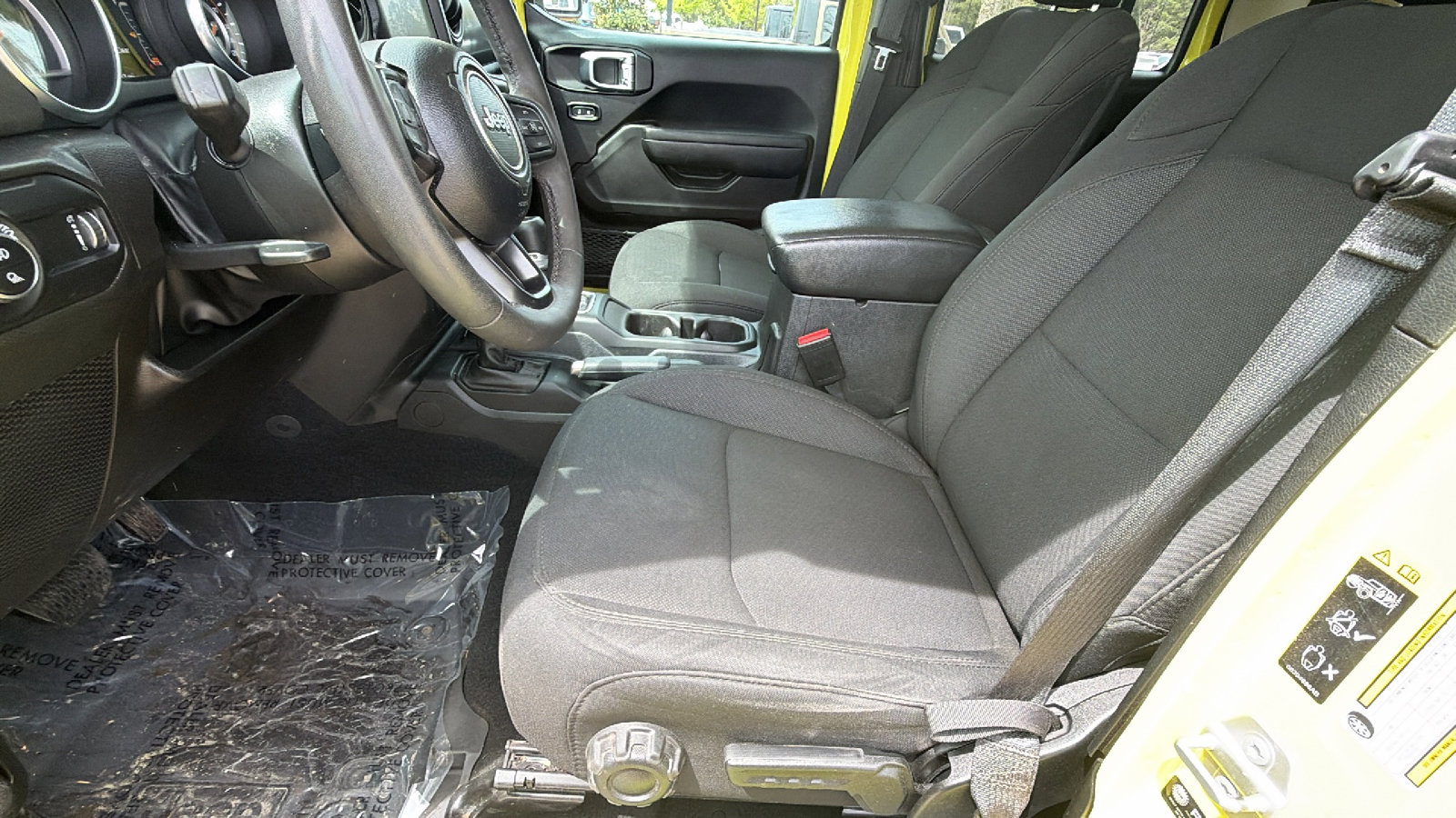 Used 2023 Jeep Gladiator Willys AWD/4WD image 16