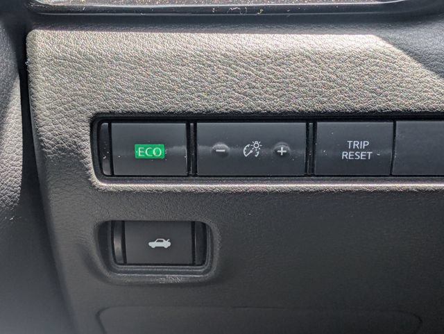Used 2025 Nissan Sentra SV FWD image 27