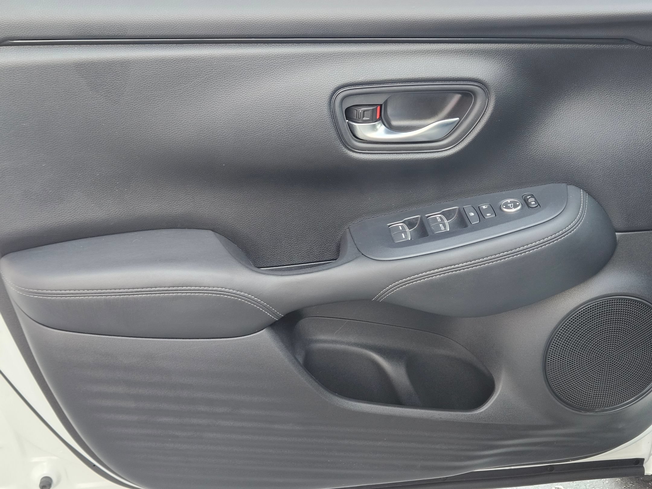 Used 2024 Honda HR-V EX-L image 17