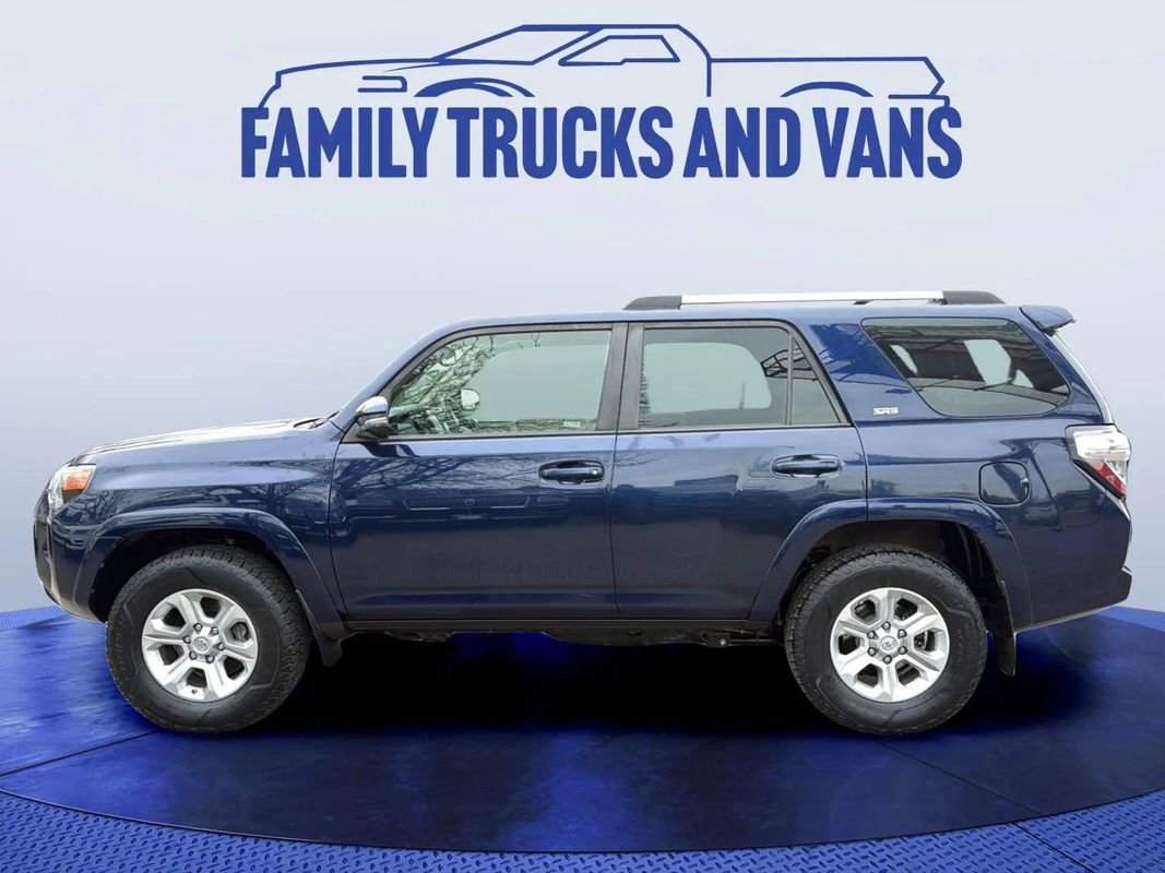 Used 2020 Toyota 4Runner SR5 Premium w/ Moonroof Package image 2