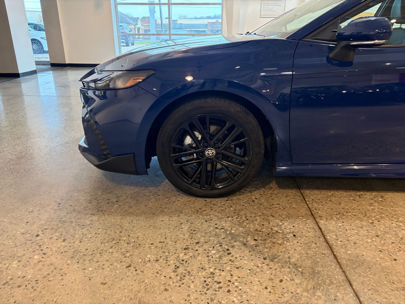 Used 2025 Toyota Camry SE image 10