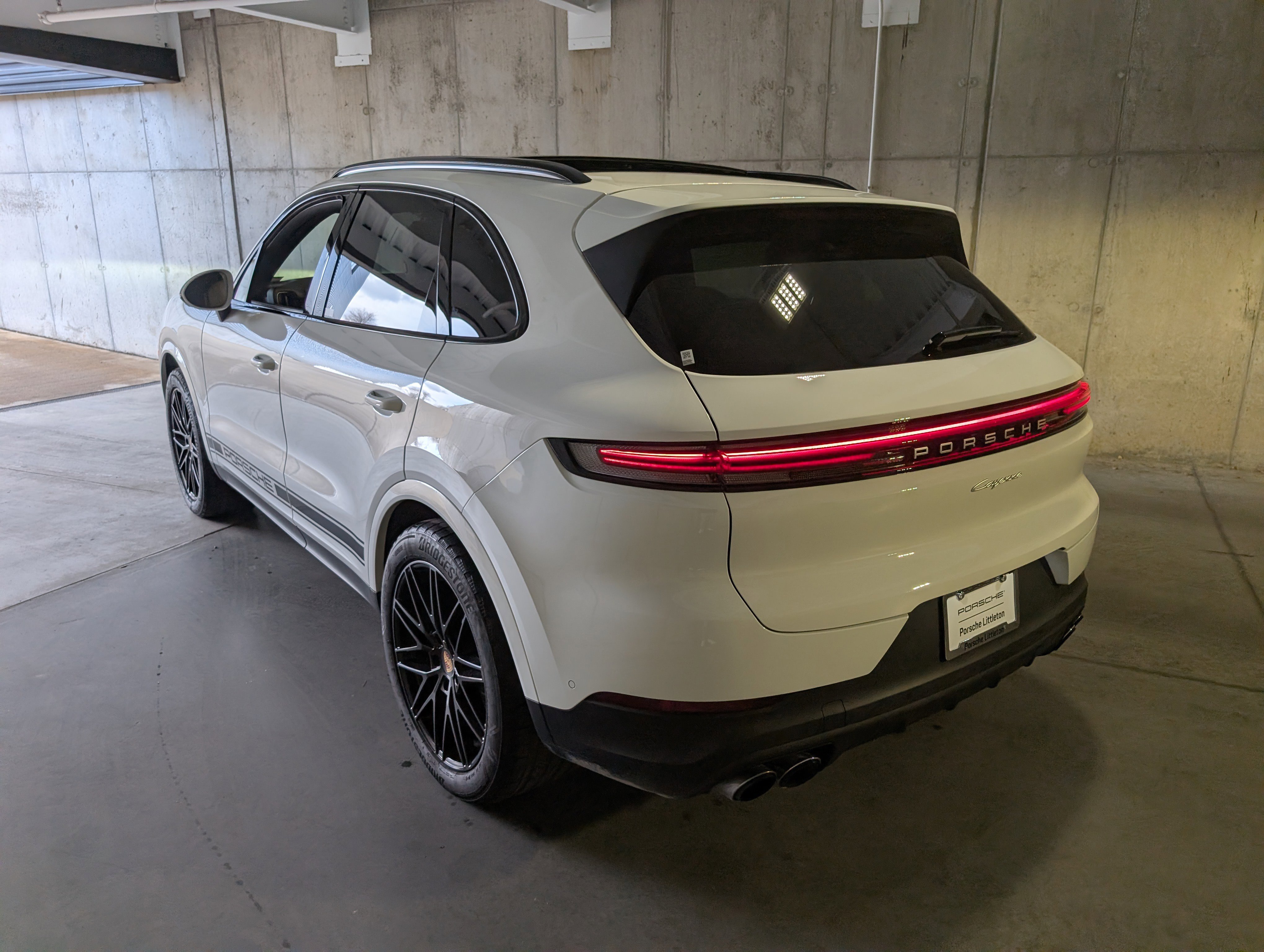 Used 2025 Porsche Cayenne image 3