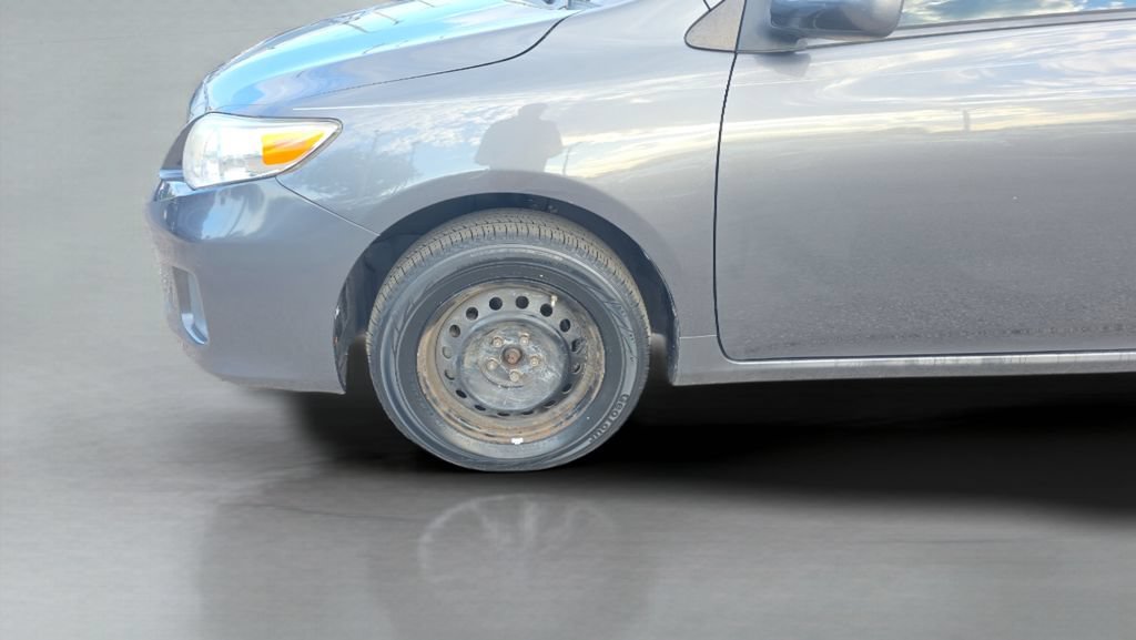 Used 2013 Toyota Corolla L FWD image 21