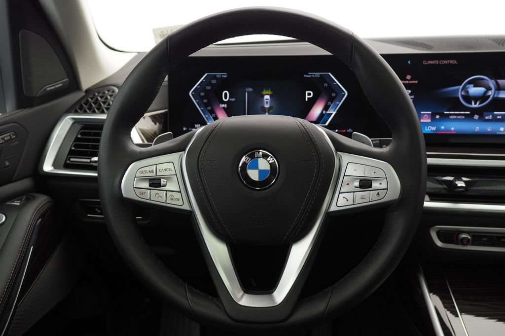 Used 2026 BMW X7 xDrive40i w/ Premium Package AWD/4WD image 11