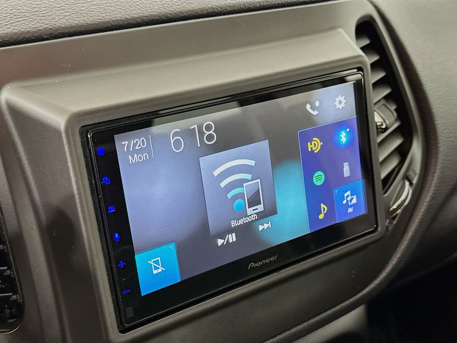 Used 2018 Jeep Compass Sport image 16