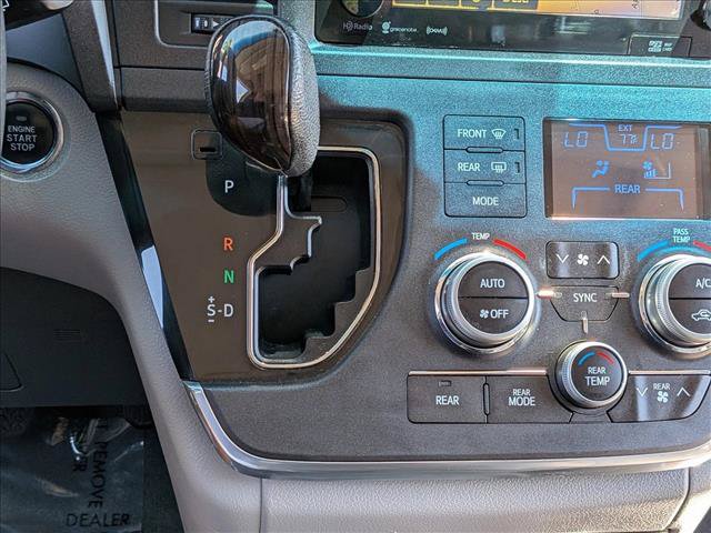 Used 2016 Toyota Sienna XLE FWD image 13