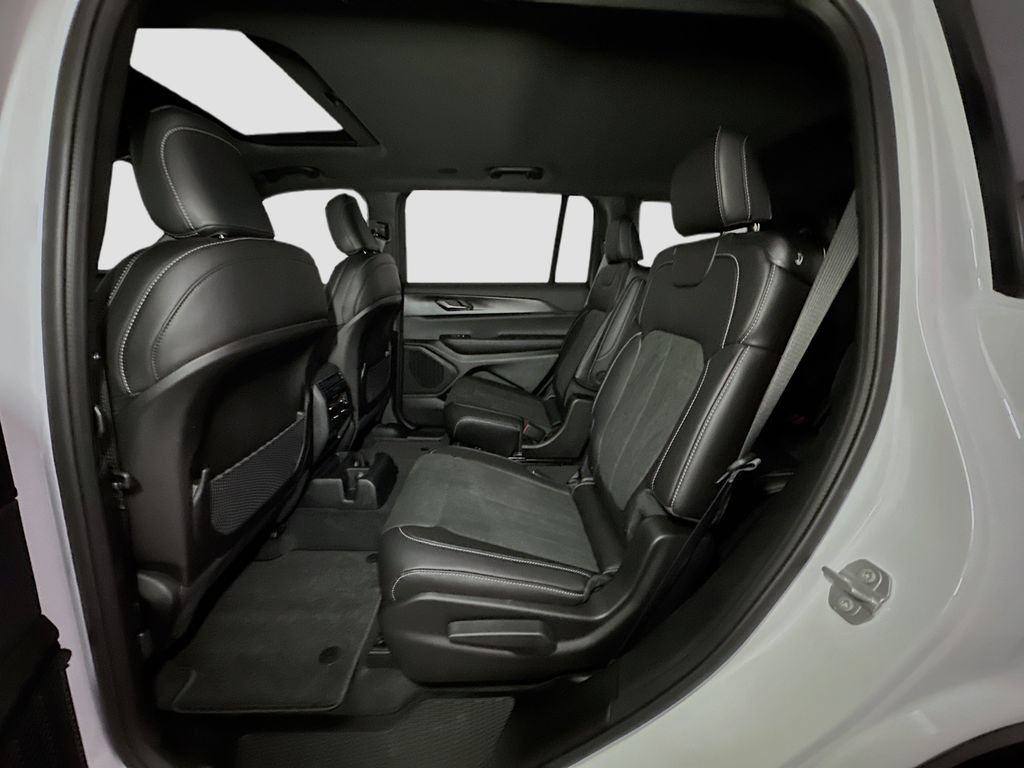 New 2025 Jeep Grand Cherokee L Altitude AWD/4WD image 15