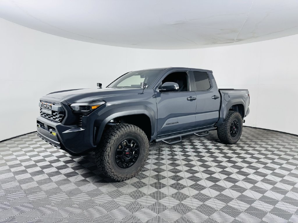 Used 2024 Toyota Tacoma TRD Off-Road w/ TRD Off Road Upgrade Package AWD/4WD image 4