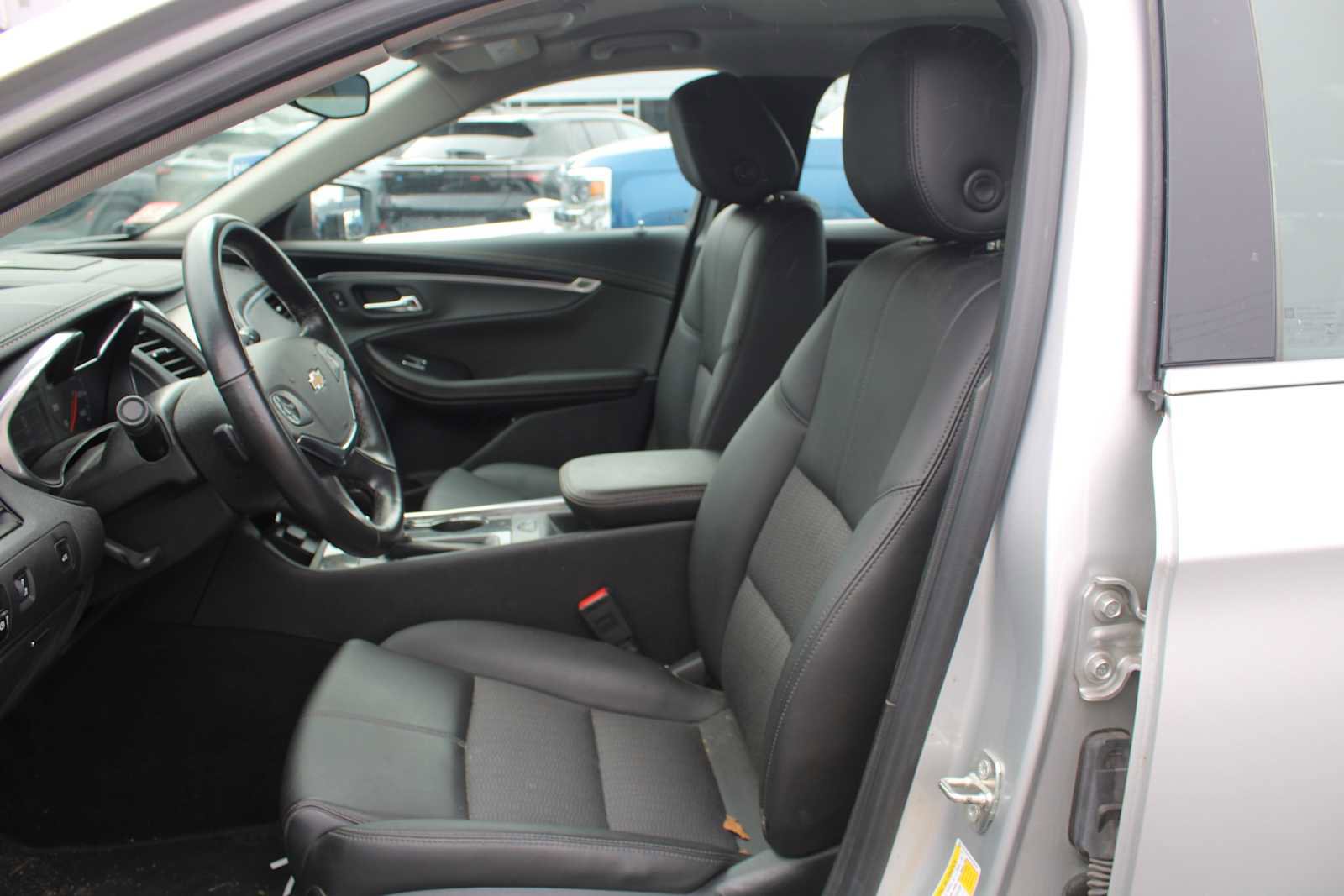 Used 2019 Chevrolet Impala LT FWD image 5