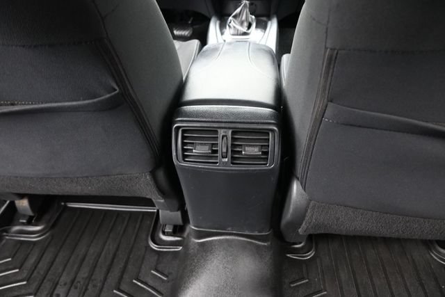 Used 2017 Nissan Rogue SV AWD/4WD image 29