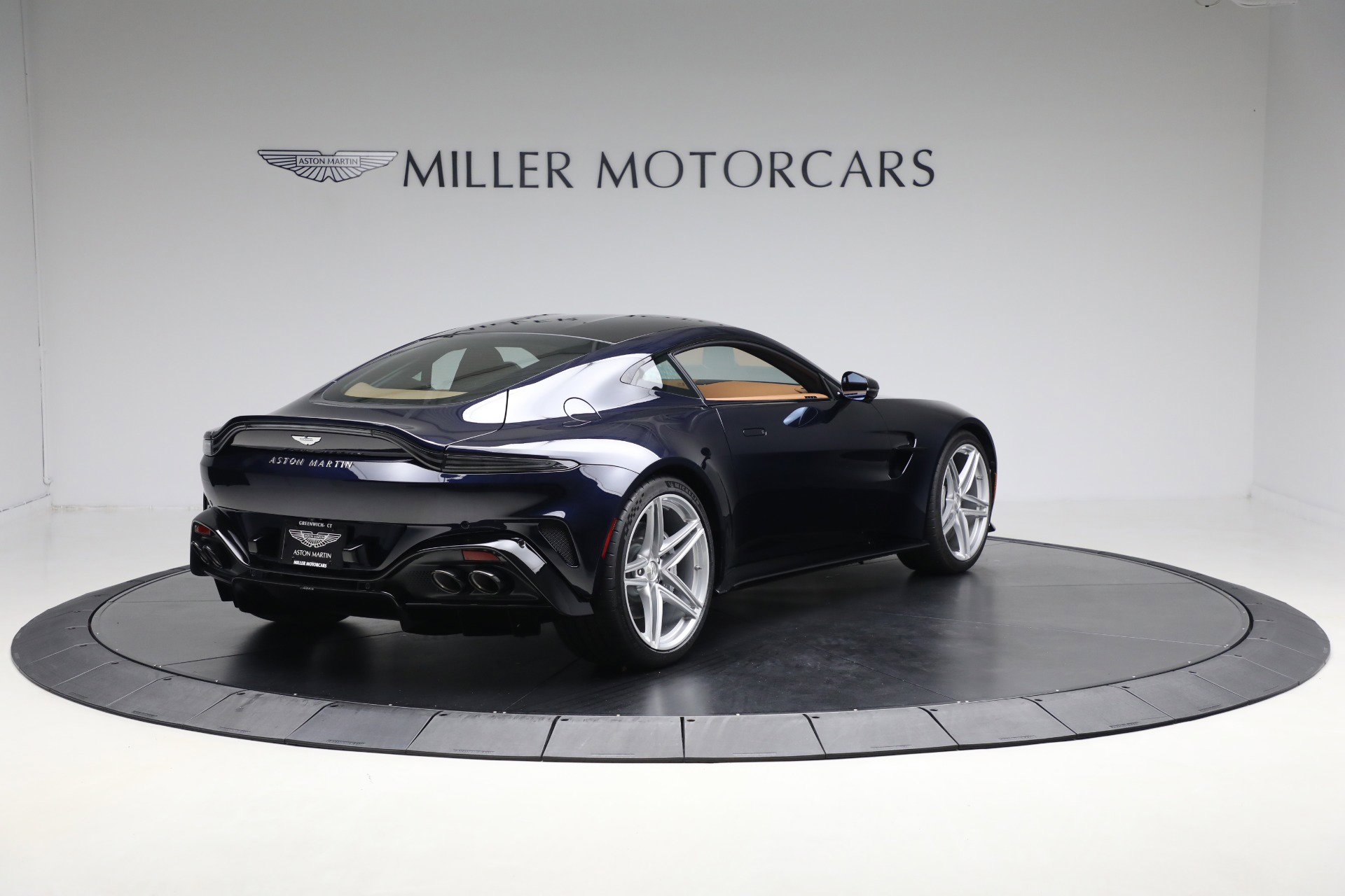 New 2026 Aston Martin V8 Vantage Coupe image 7