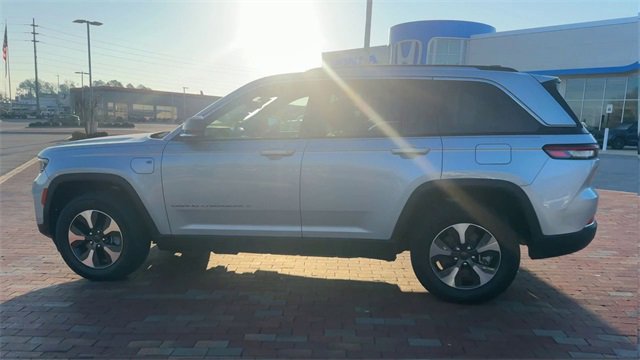 Used 2022 Jeep Grand Cherokee Limited 4xe image 8