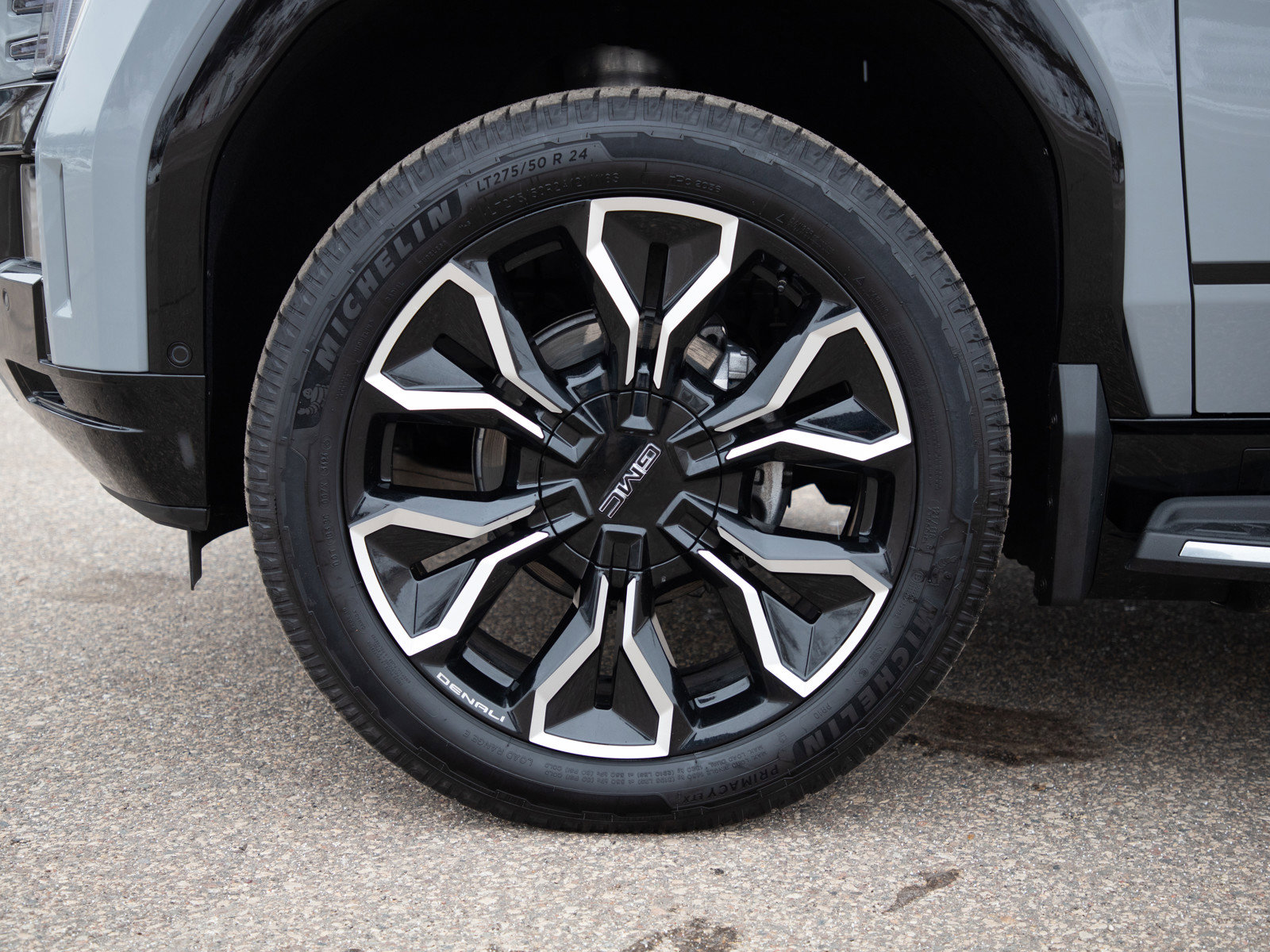 Used 2025 GMC Sierra EV Denali image 30