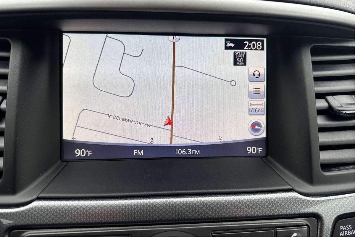 Used 2020 Nissan Pathfinder SL FWD image 29