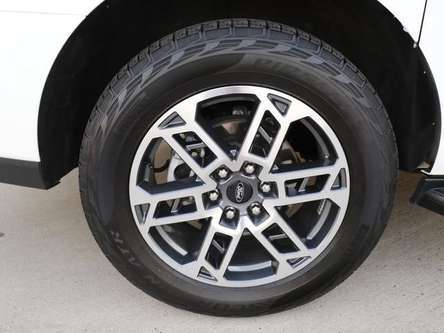 Used 2025 Ford Expedition Max Active AWD/4WD image 8