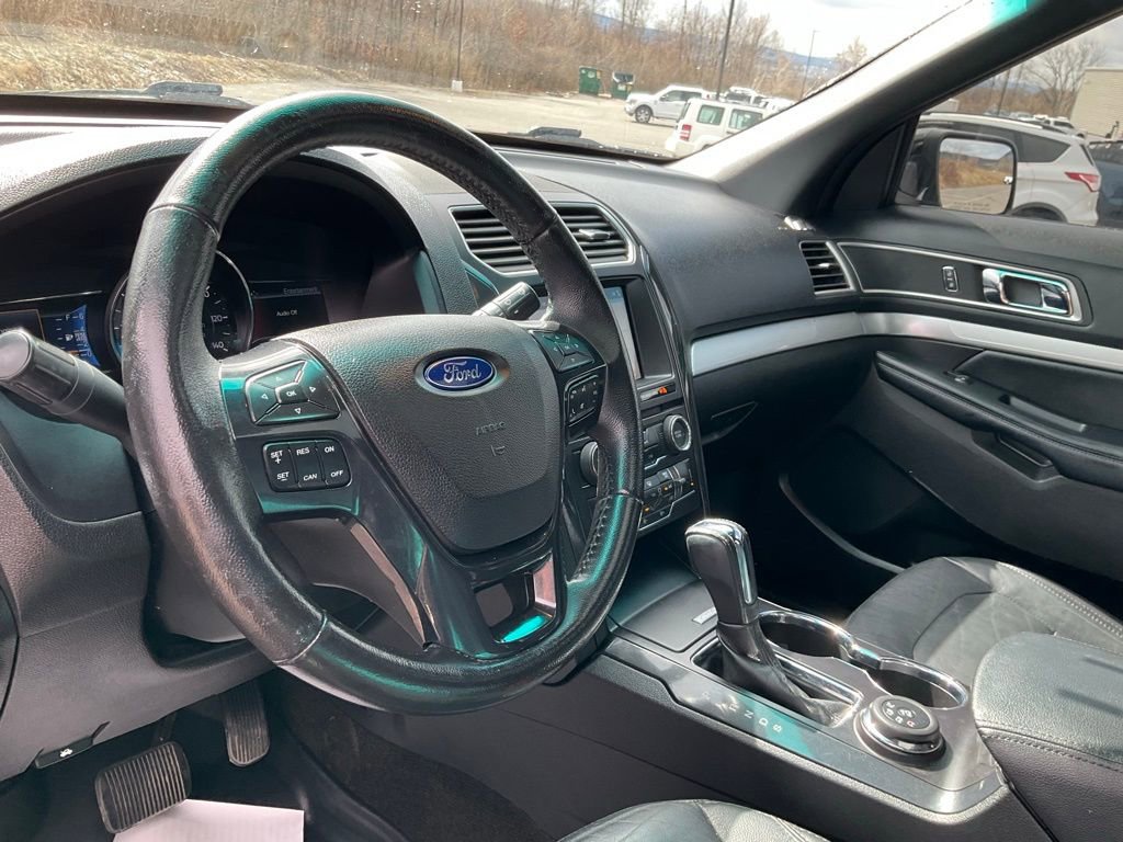 Certified 2017 Ford Explorer XLT w/ Equipment Group 202A image 13