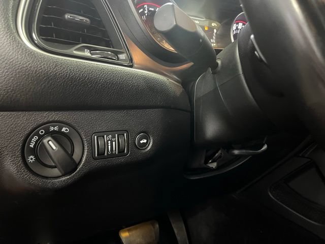 Used 2016 Dodge Challenger SXT RWD image 15