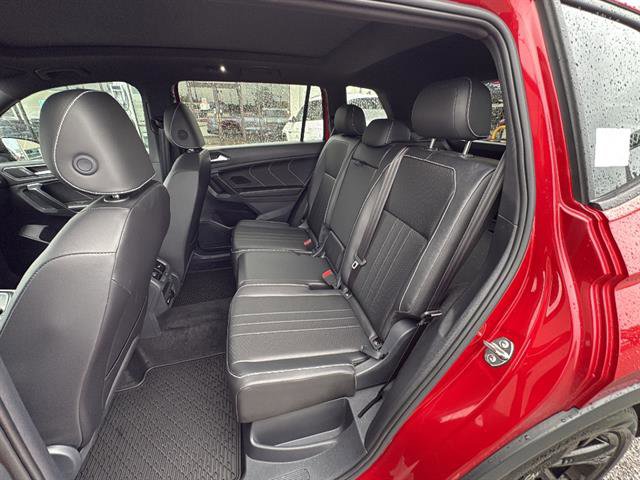 Certified 2024 Volkswagen Tiguan SE R-Line AWD/4WD image 16