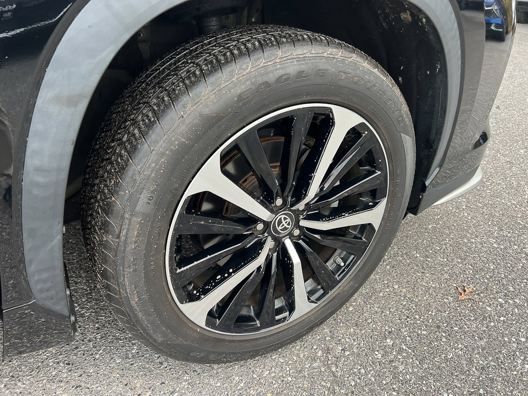 Used 2022 Toyota Highlander XSE image 11