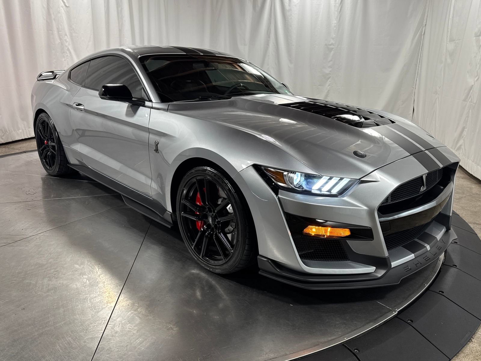 Used 2020 Ford Mustang Shelby GT500 w/ Technology Package RWD image 10