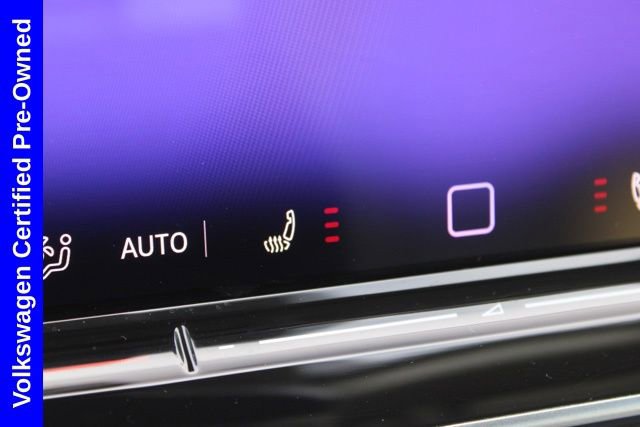 Used 2025 Volkswagen Tiguan SE image 36