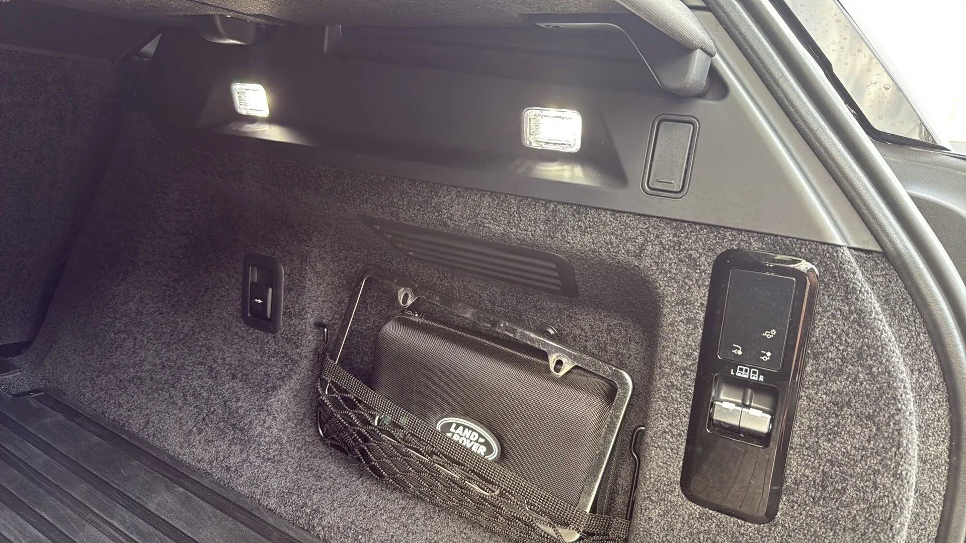 Used 2024 Land Rover Range Rover SE image 9