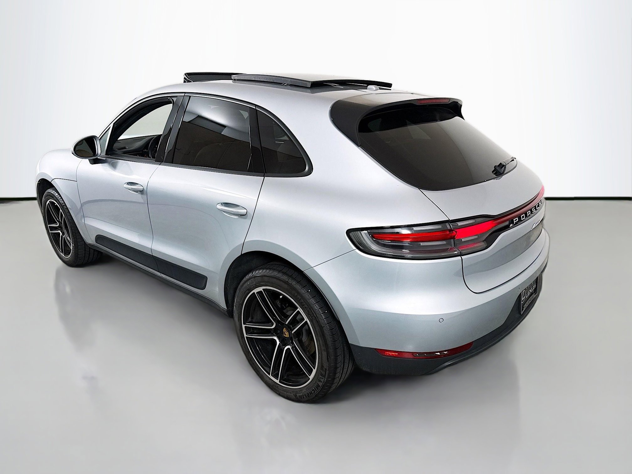Used 2020 Porsche Macan Base image 5