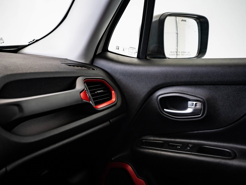 Used 2016 Jeep Renegade Trailhawk w/ Premium Trailhawk Package image 40