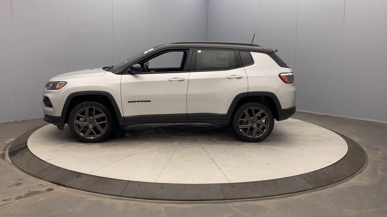 New 2026 Jeep Compass Limited AWD/4WD image 2