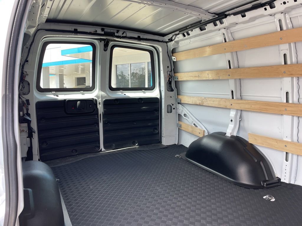 Used 2024 Chevrolet Express 2500 w/ Driver Convenience Package image 18