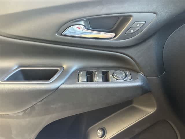 Used 2018 Chevrolet Equinox LT AWD/4WD image 19