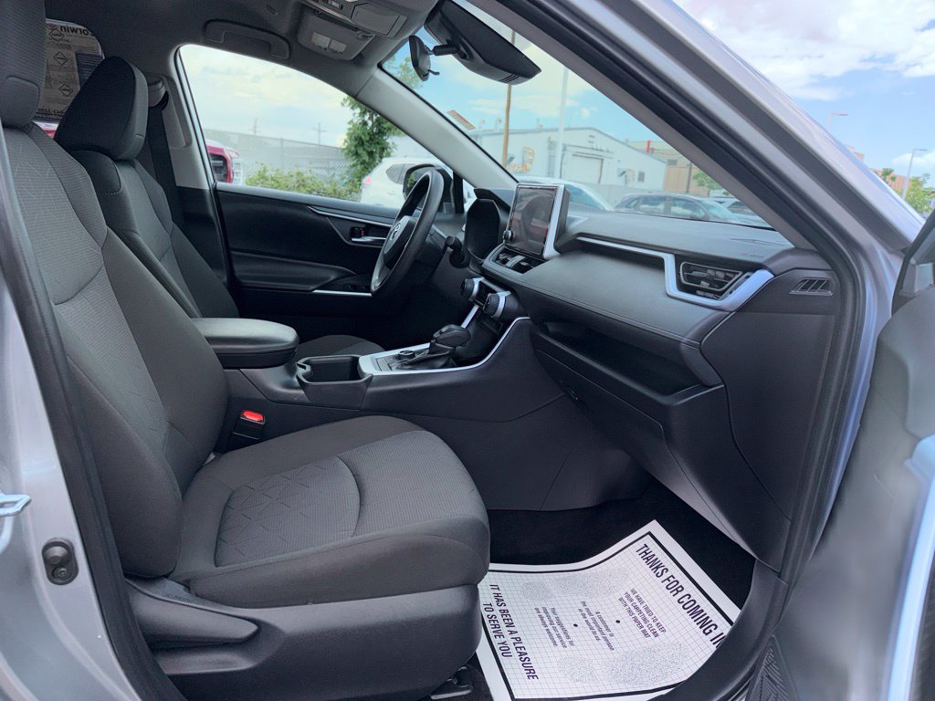 Used 2025 Toyota RAV4 XLE AWD/4WD image 11