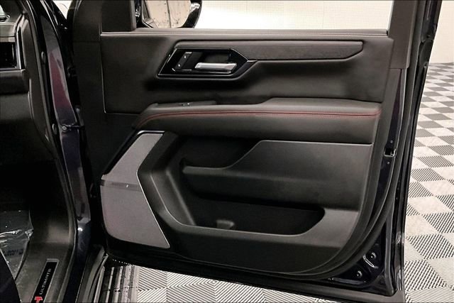 Used 2025 GMC Yukon AT4 Ultimate AWD/4WD image 22