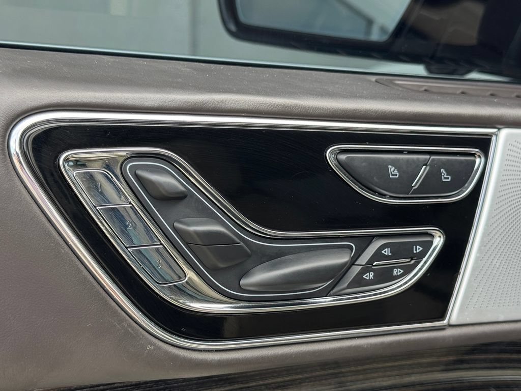 Used 2024 Lincoln Navigator L Black Label AWD/4WD image 18