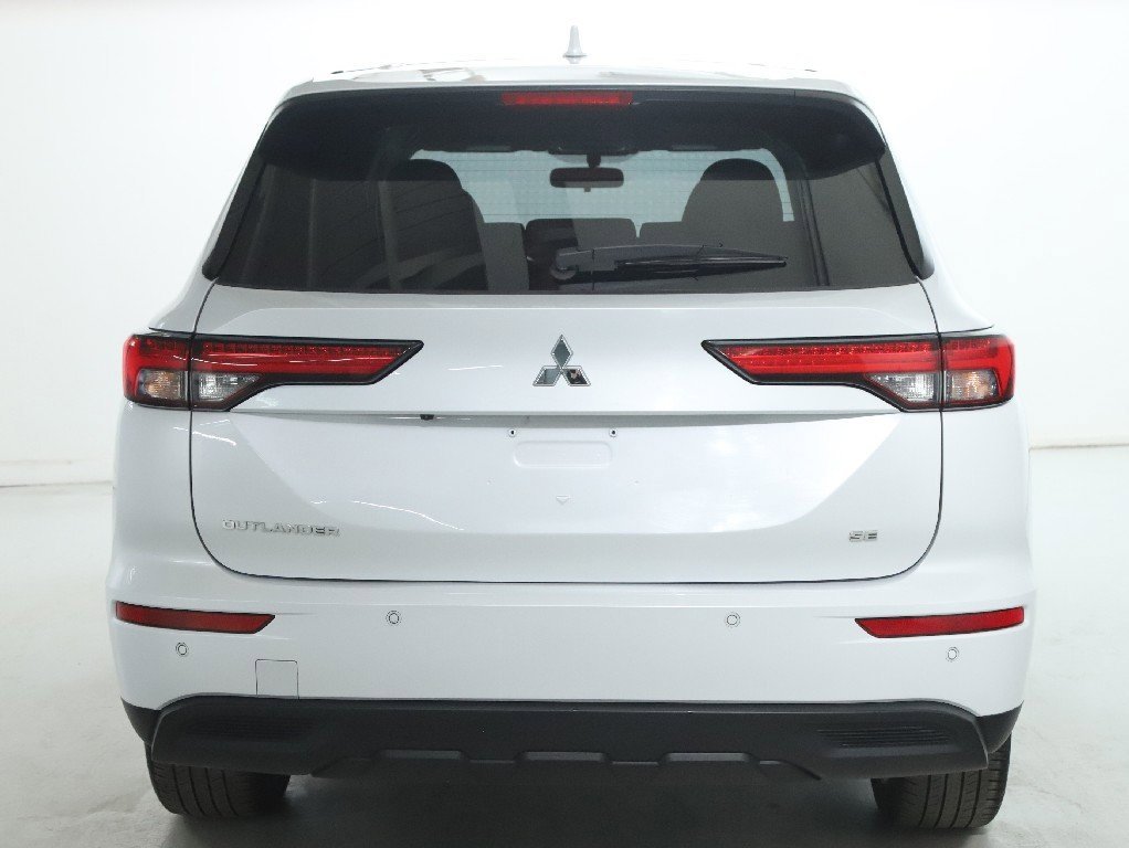 Used 2024 Mitsubishi Outlander SE image 43